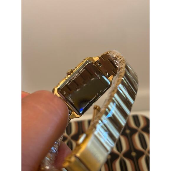 Fossil Raquel ES5389 — All-Gold Tone, 23 mm Rectangular - Picture 10 of 17